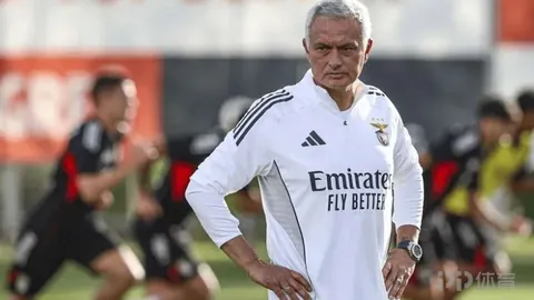 《曼城秘密放送：周日休战日，周一训练精华片段抢先看！》