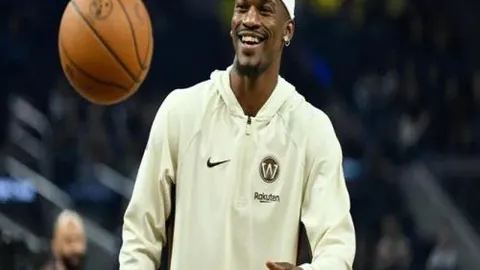 中超第6轮武汉长江1-2上海海港：徐新创纪录，恩迪亚耶倒挂梅开二度